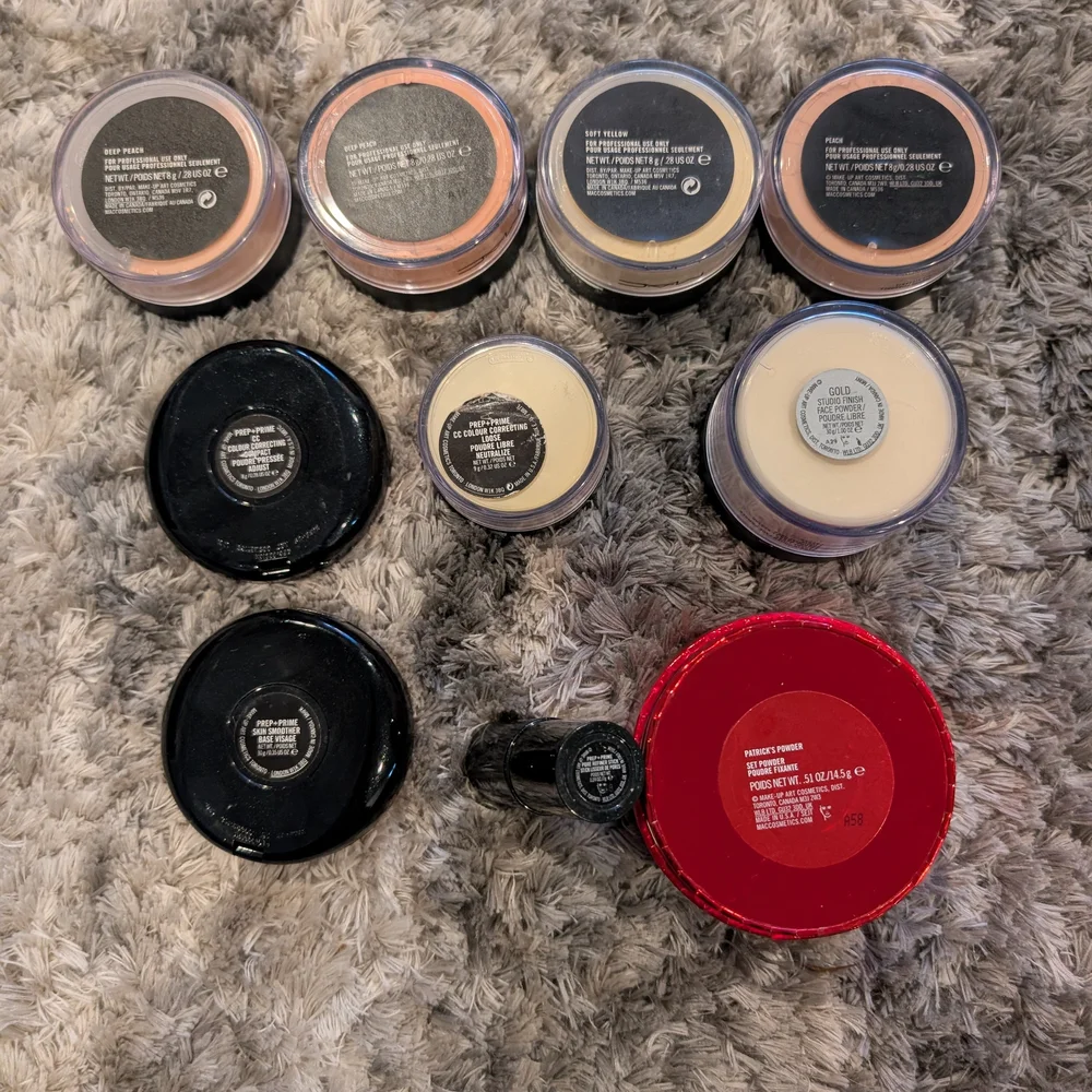Compact Powder Makeup Set - Picture 2 of 3